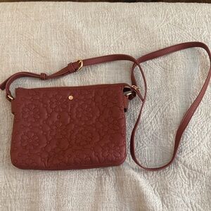 LC Lauren Conrad Floral Quilted Crossbody Bag